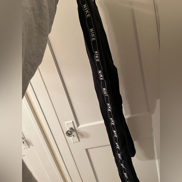 Nike Sweatpants, Black - Picture 2 of 3